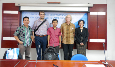 (From left to right) Nur Ahmadi (University of Mataram), Eli Asikin-Garmager (University of Iowa), Eri Kurniawan (Universitas Pendidikan Indonesia), Professor William Davies (UI), and Ari Natarina (UI) at the 2015 International Symposium On The Languages Of Java in Indonesia.
