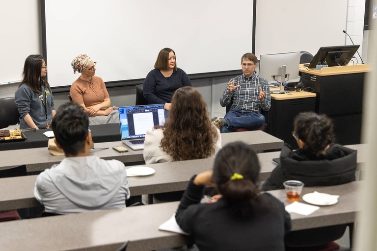 Senior Bioinformatics Scientist Matthew McNeil of IDT discusses employment in the science industry during a Career Ladder Program session.